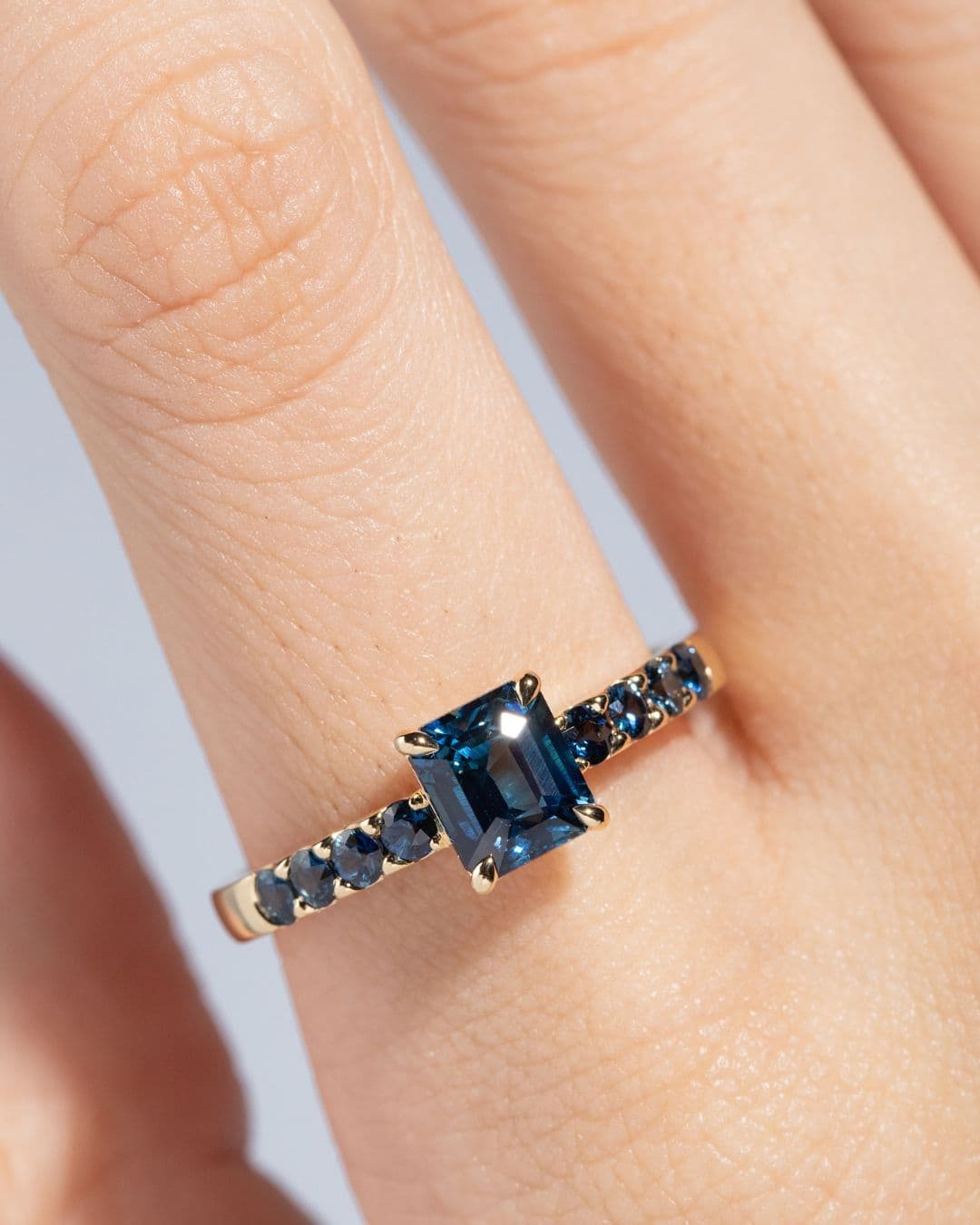 solitaire saphirs bleus verts