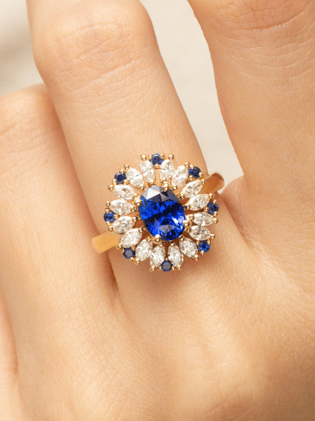 Bague de fiançailles avec Saphir Bleu