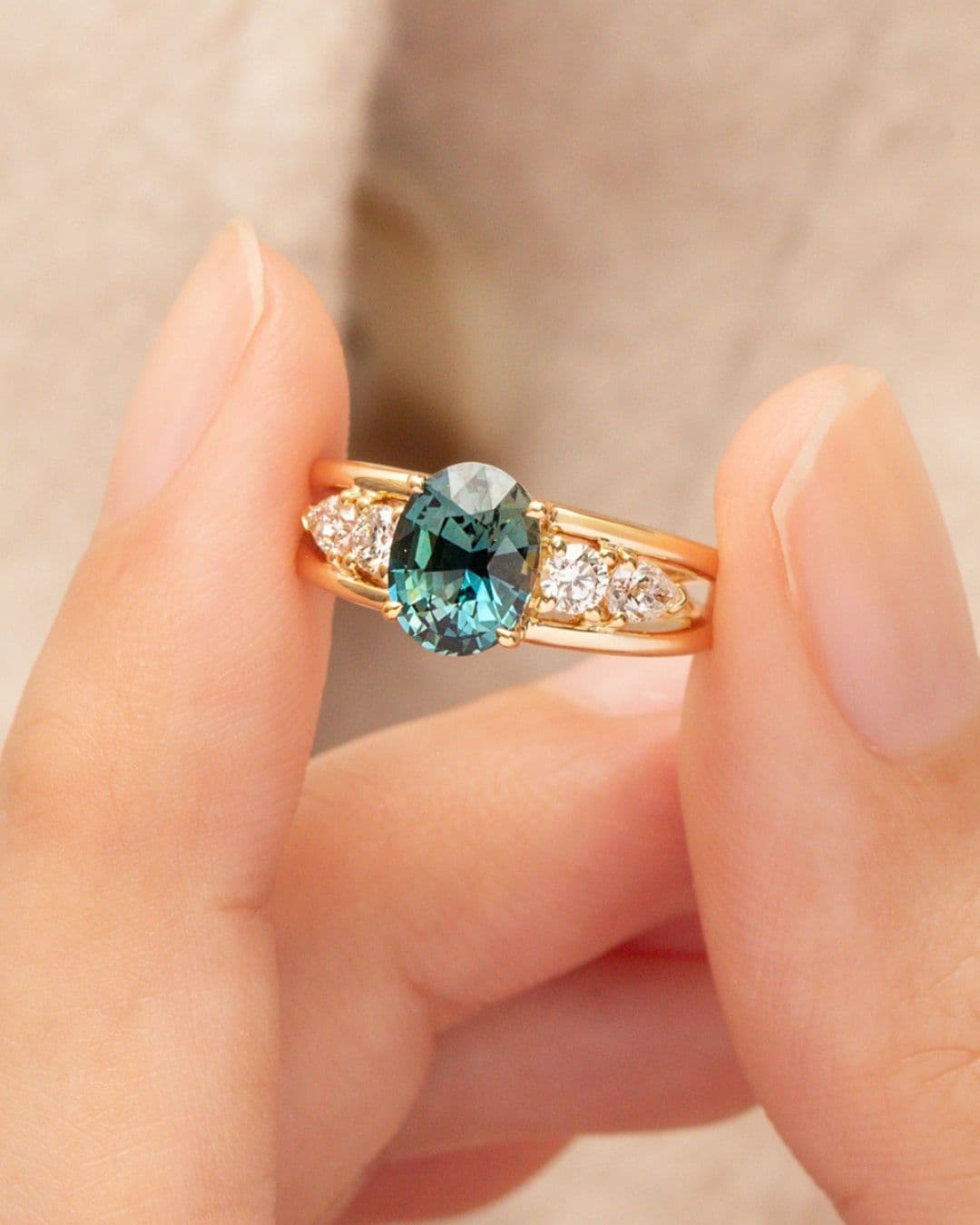 Bague de fiançailles avec Saphir Teal