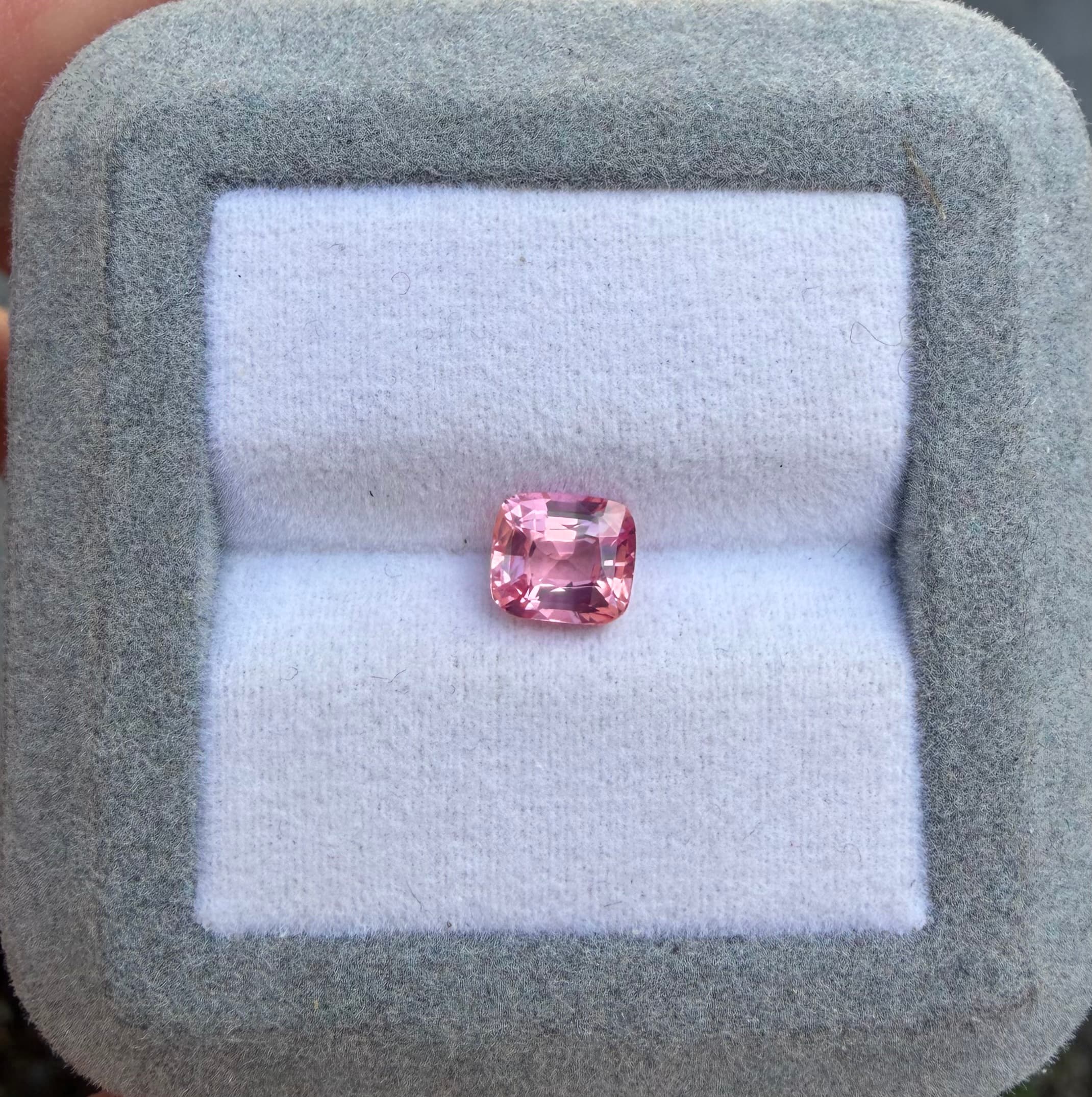 Saphir Padparadscha Coussin de 1,53ct — Sri Lanka image 2