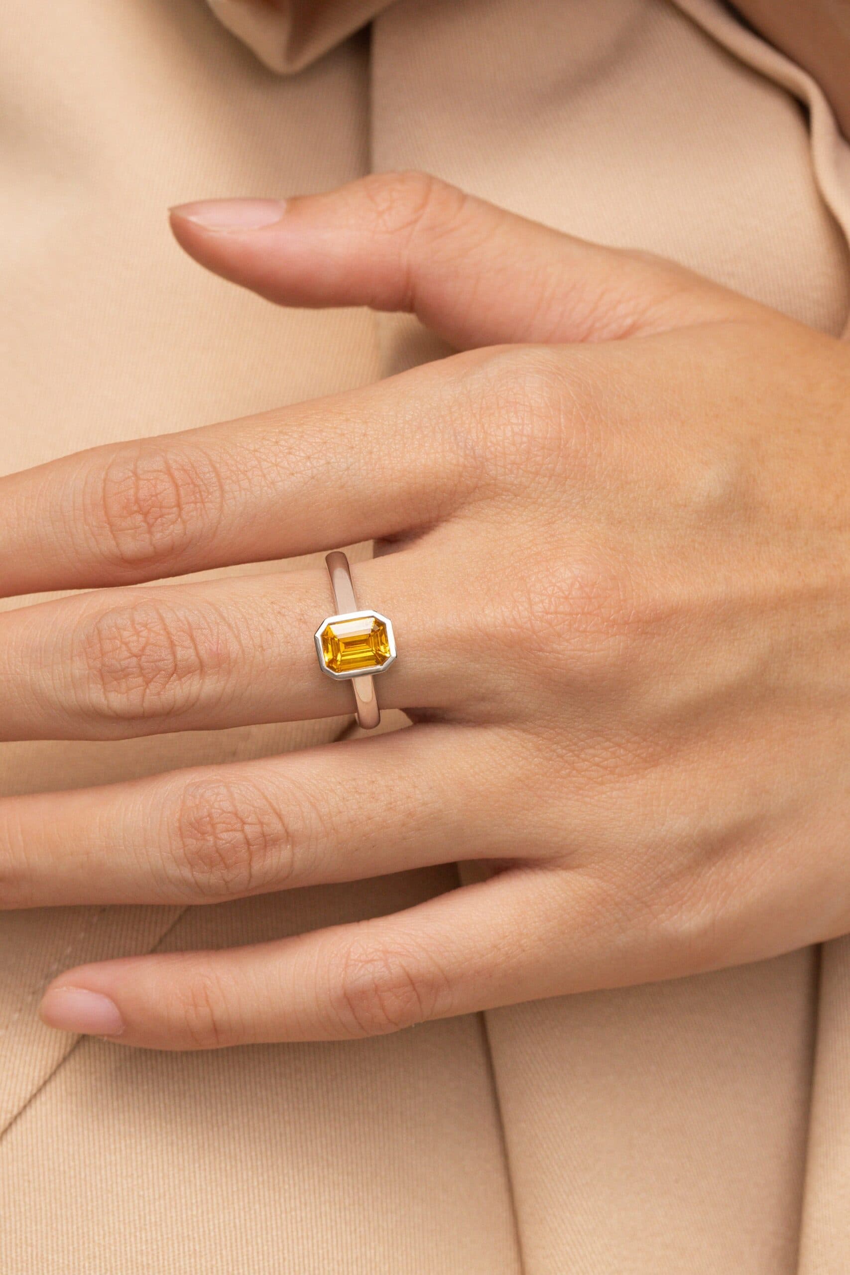 Bague de fiançailles avec Saphir Jaune