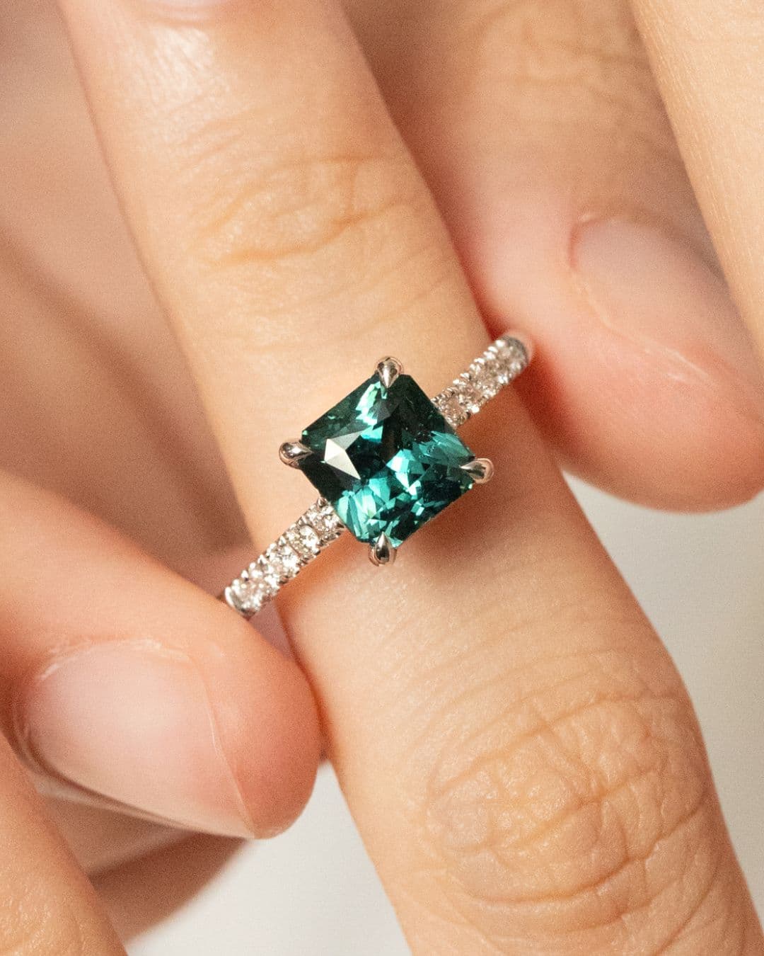 Bague de fiançailles avec Saphir Teal