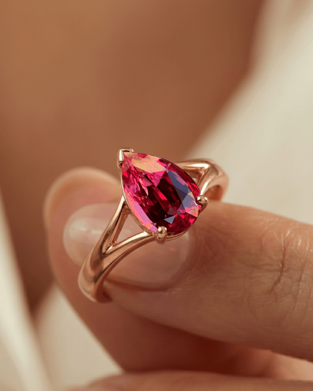 Bague d’anniversaire avec Spinelle Rouge