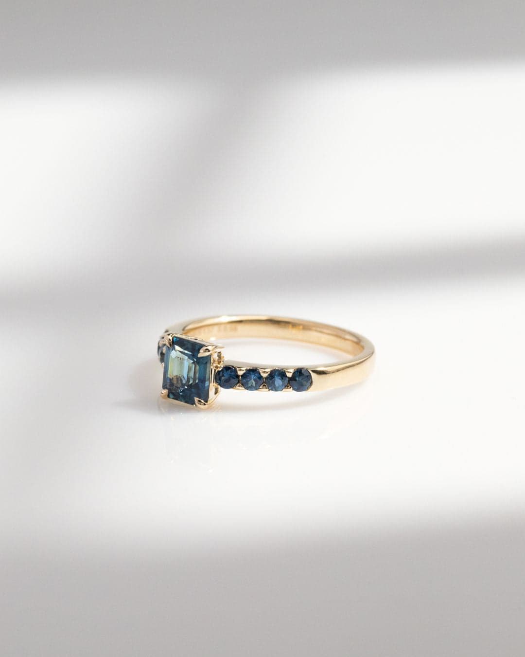 solitaire saphirs bleus verts