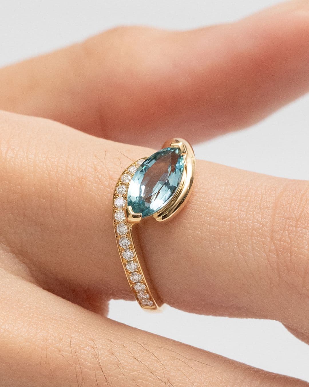 Bague de fiançailles avec Aigue-marine