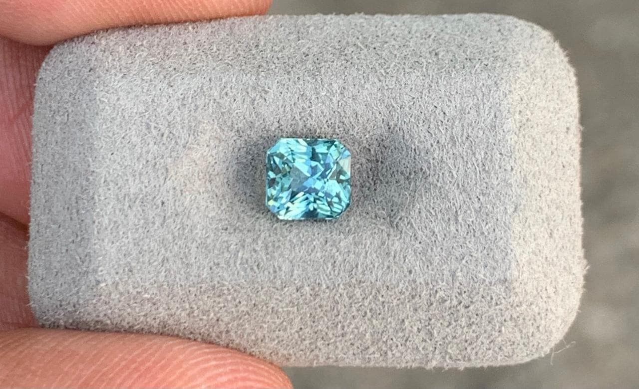 Saphir Vert Radiant de 1,10ct