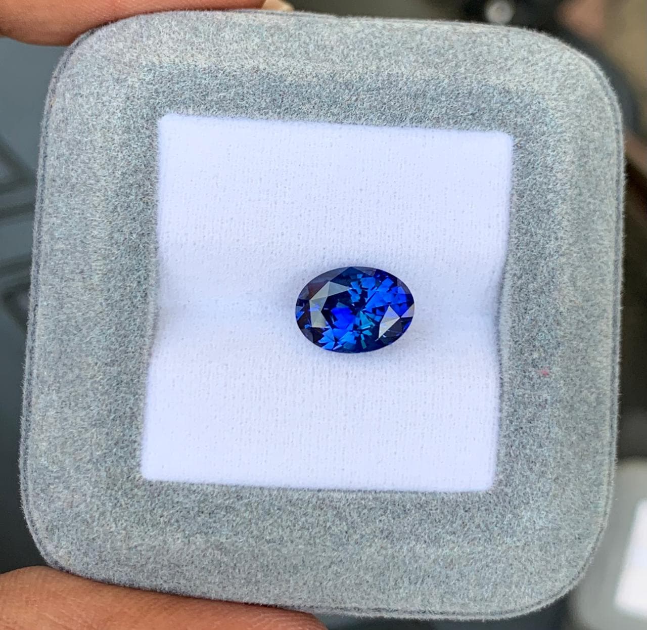 Saphir Bleu Ovale de 3,60ct