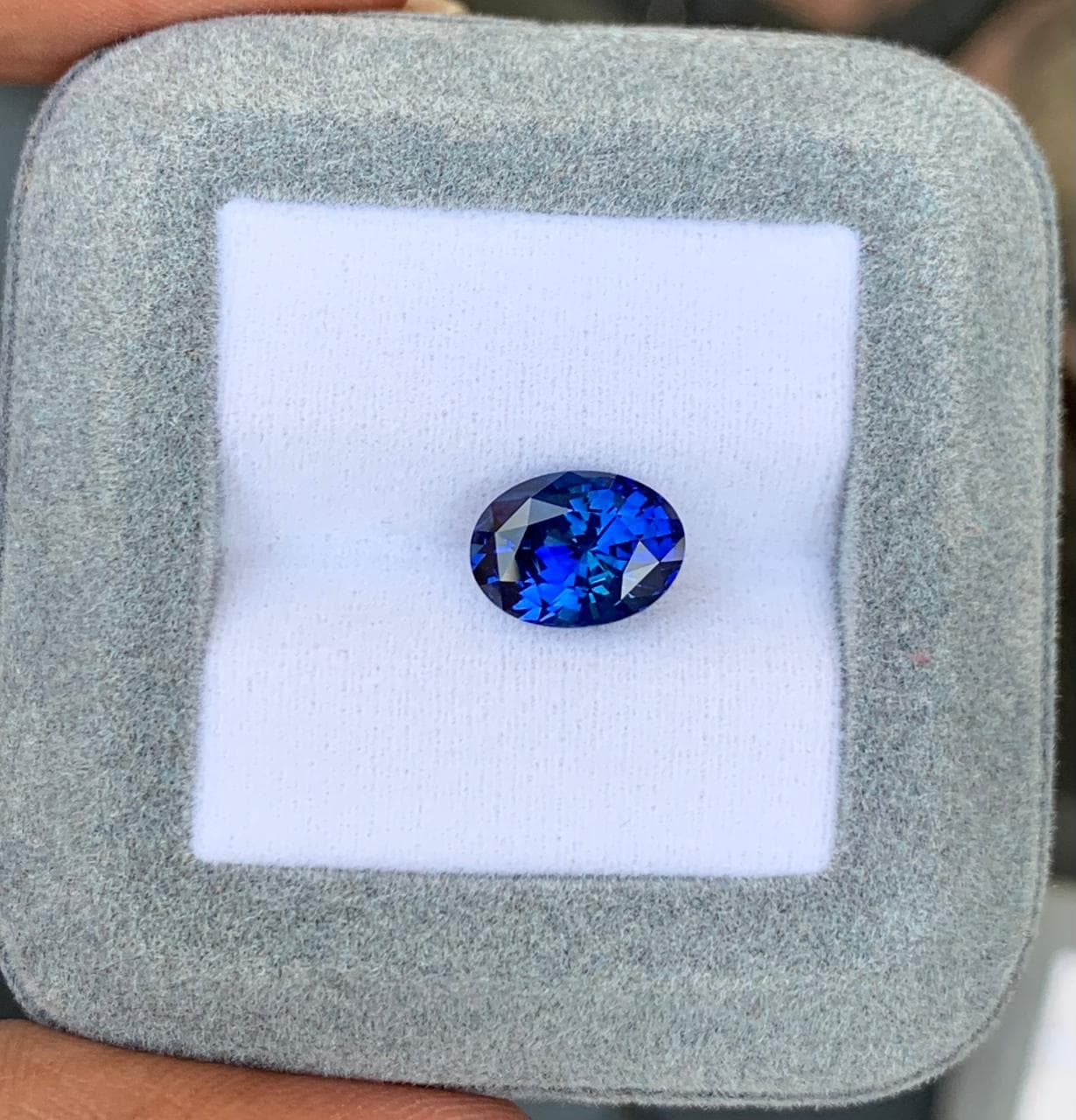 Saphir Bleu Ovale de 3,60ct