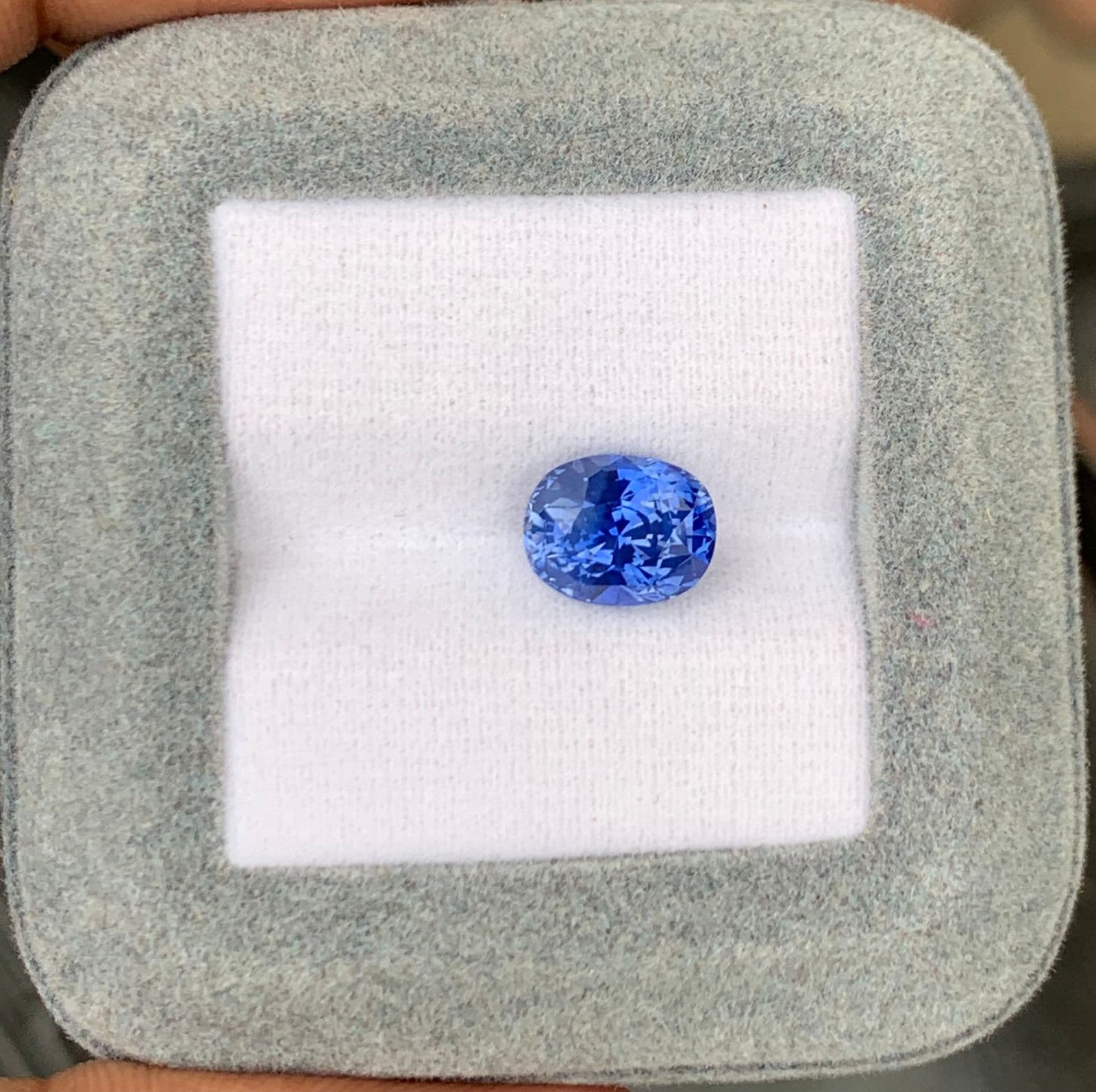 Saphir Ovale de 3,80ct
