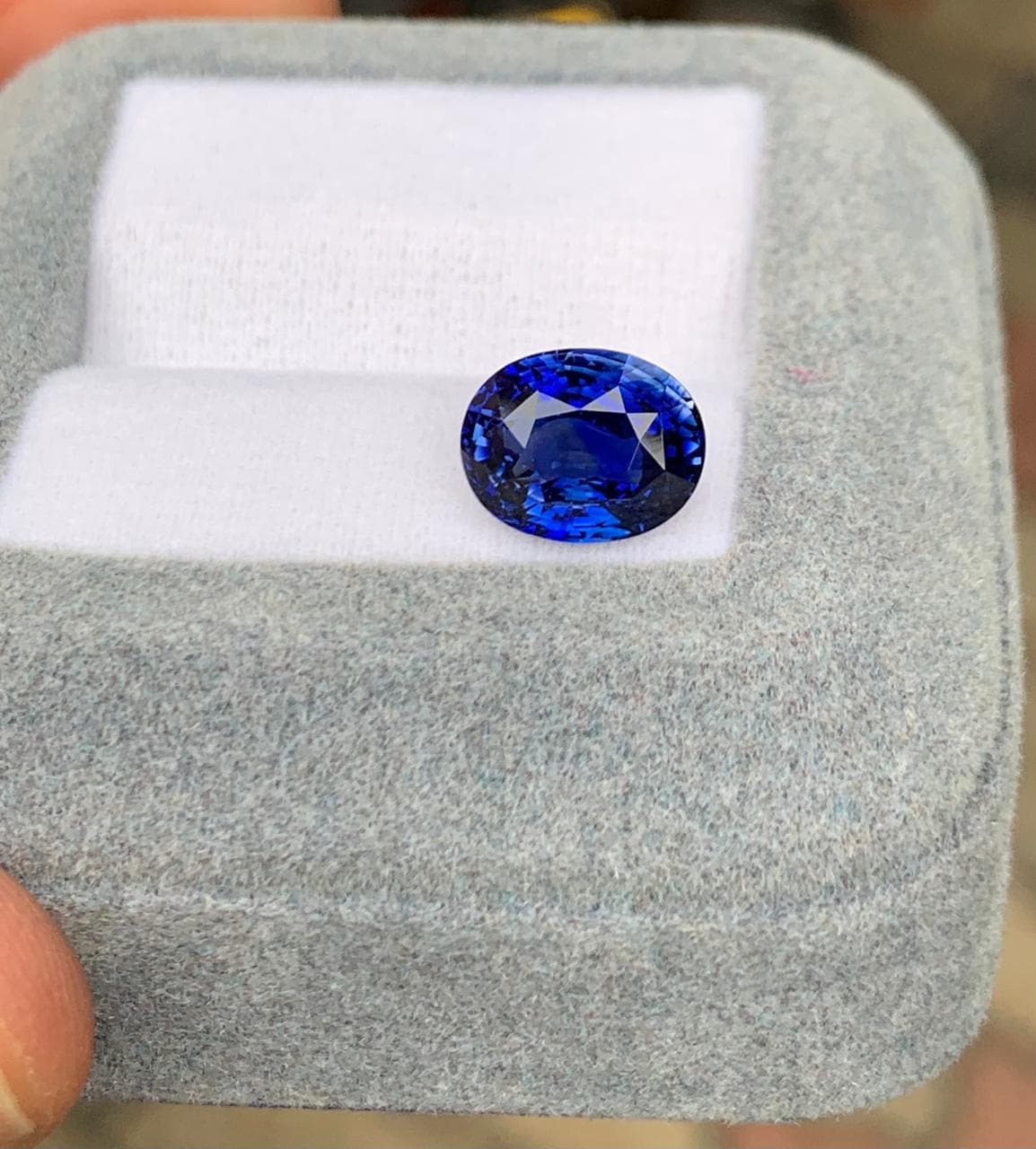 Saphir Bleu Ovale de 4,02ct — Madagascar